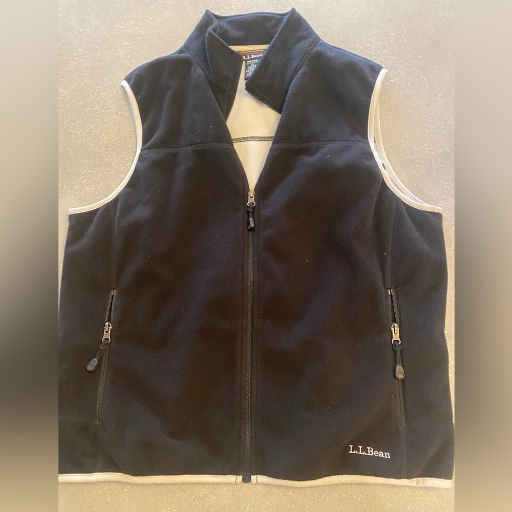 L.L. Bean Women's Black and Cream Fleece Vest